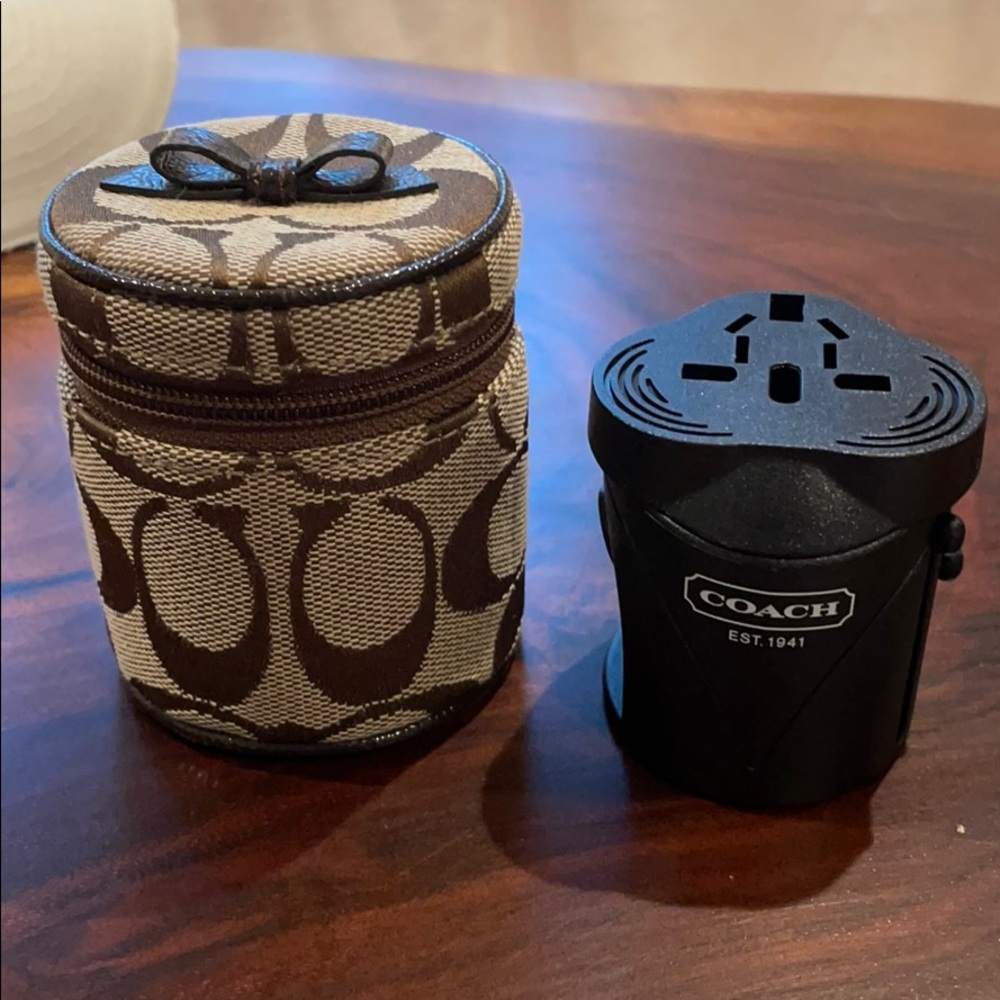 Coach international plug set